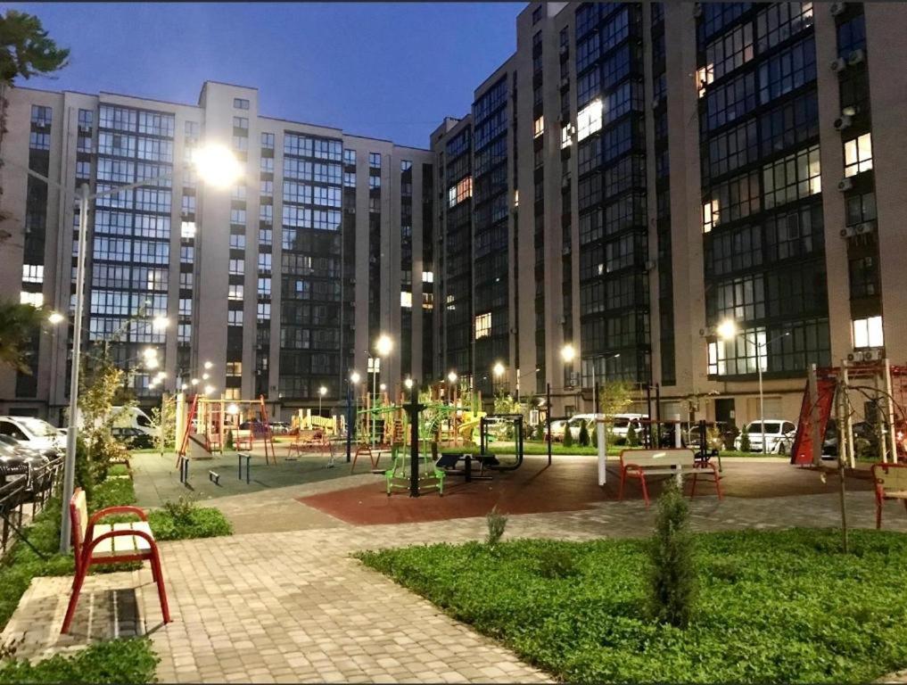 Apartment New Building In Center Dnipro Eksteriør billede